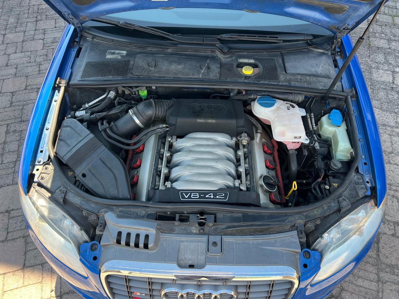 Audi A4 S4 4.2 V8 quattro Sedan Facelift
