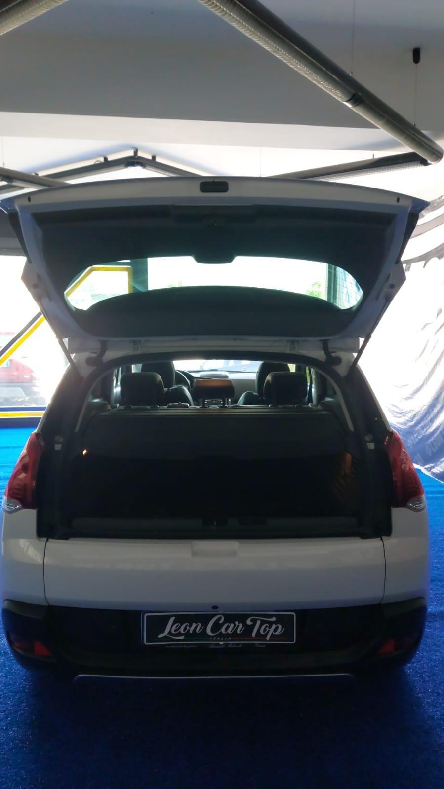 Peugeot 3008 Ibrida 4x4 automatica full tetto