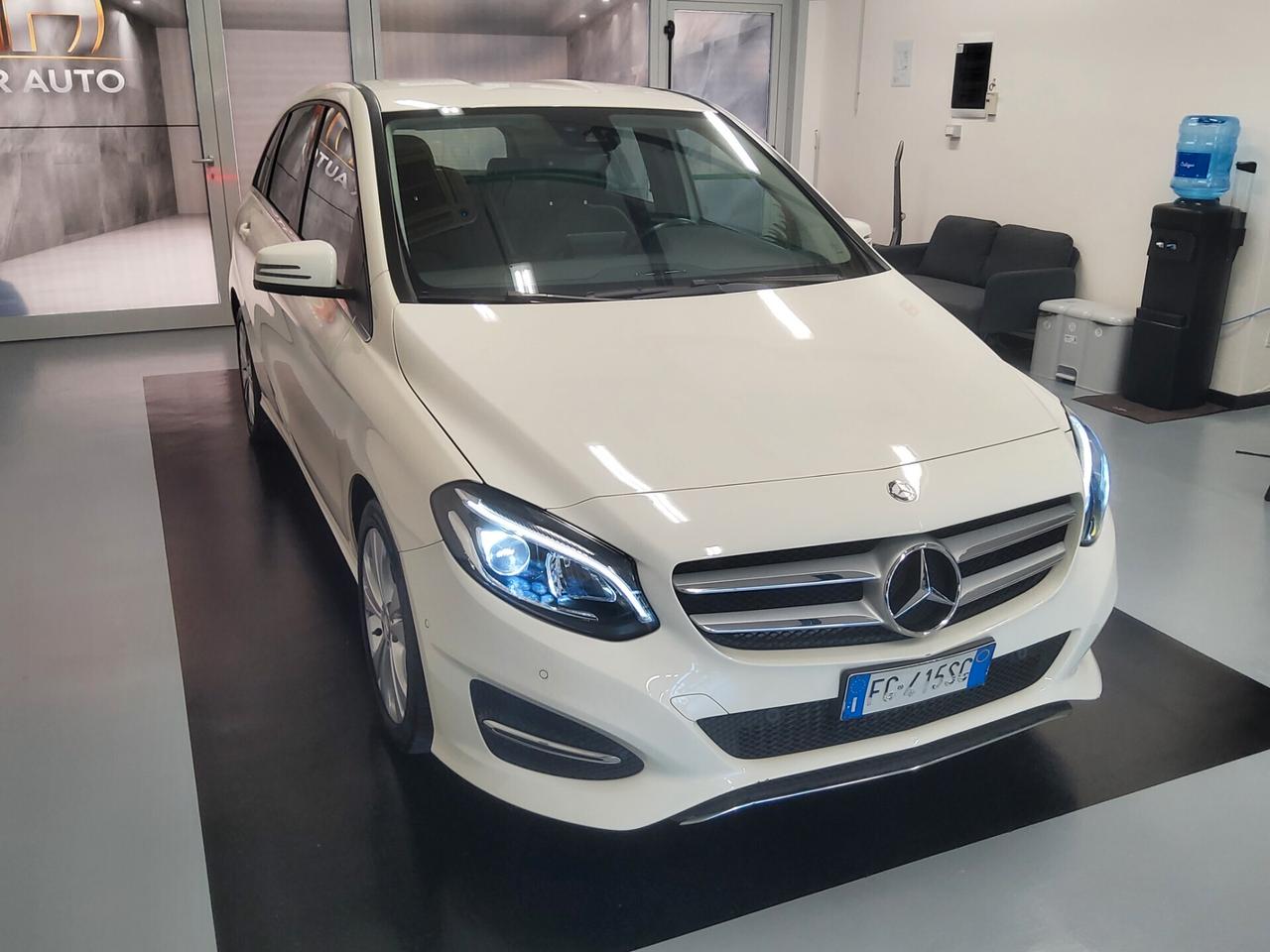 Mercedes-benz B 180 Premium
