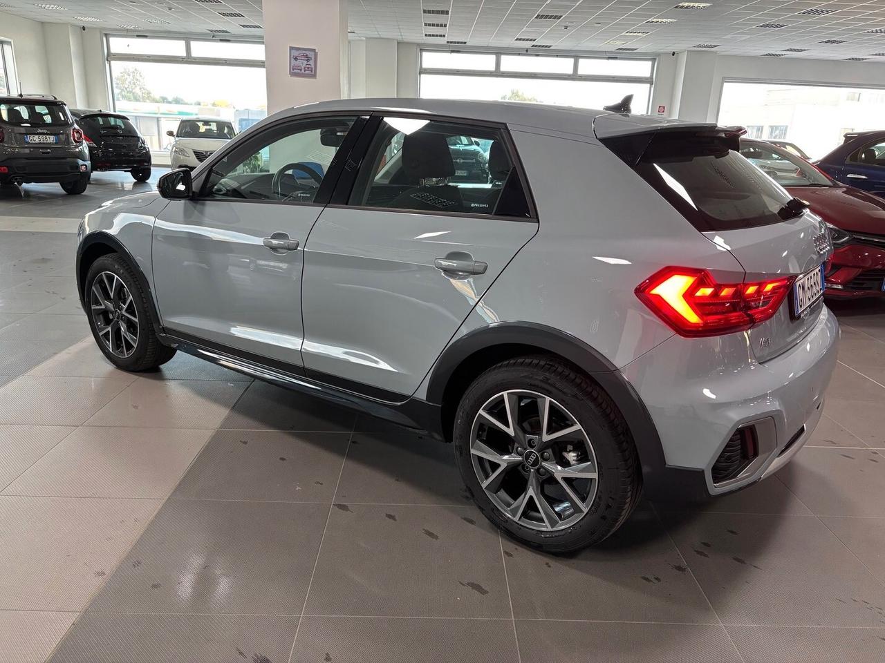 Audi A1 allstreet 30 TFSI S tronic Identity Contrast