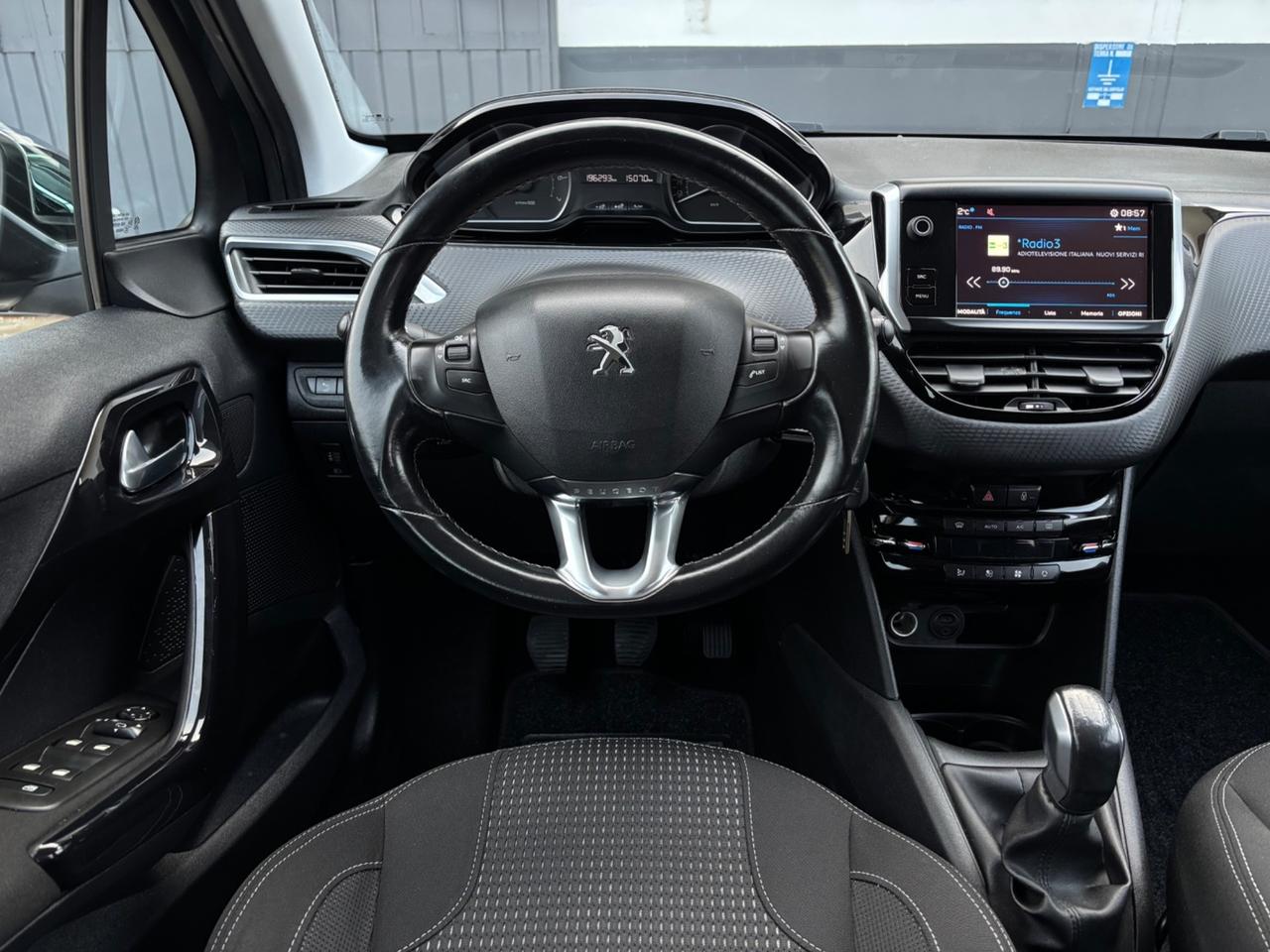 Peugeot 208 1.2 benzina. Neopatentati. Garanzia