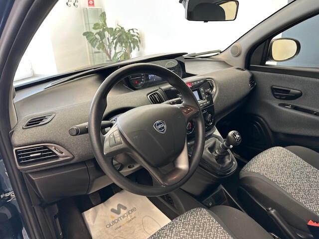 Lancia Ypsilon 1.0 FireFly 5 porte S&S Hybrid Ecochic Silver