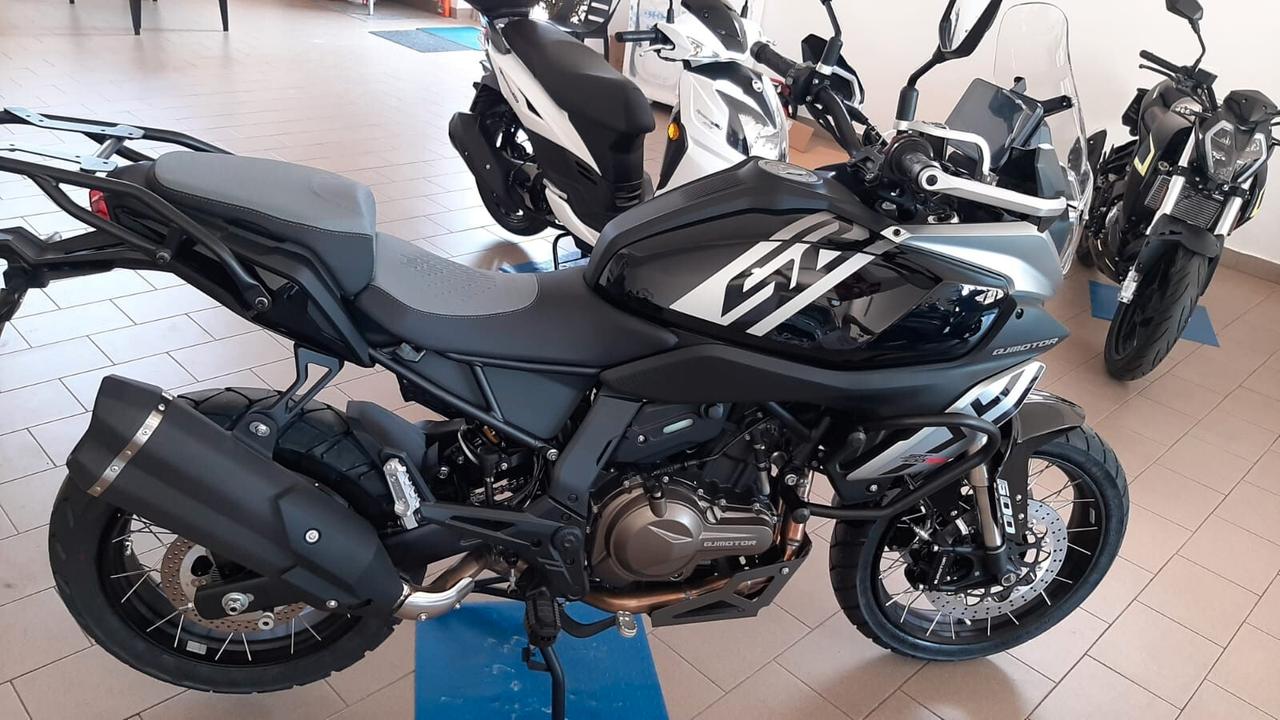 QJ MOTOR SRT 600 SX