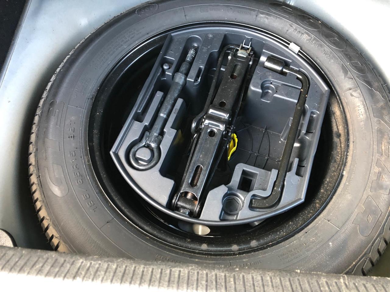 Peugeot 207 4 posti autocarro