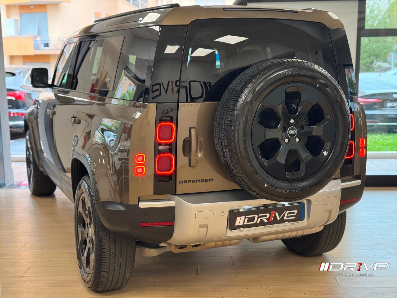 LAND ROVER Defender (2019) Defender 110 3.0D I6...