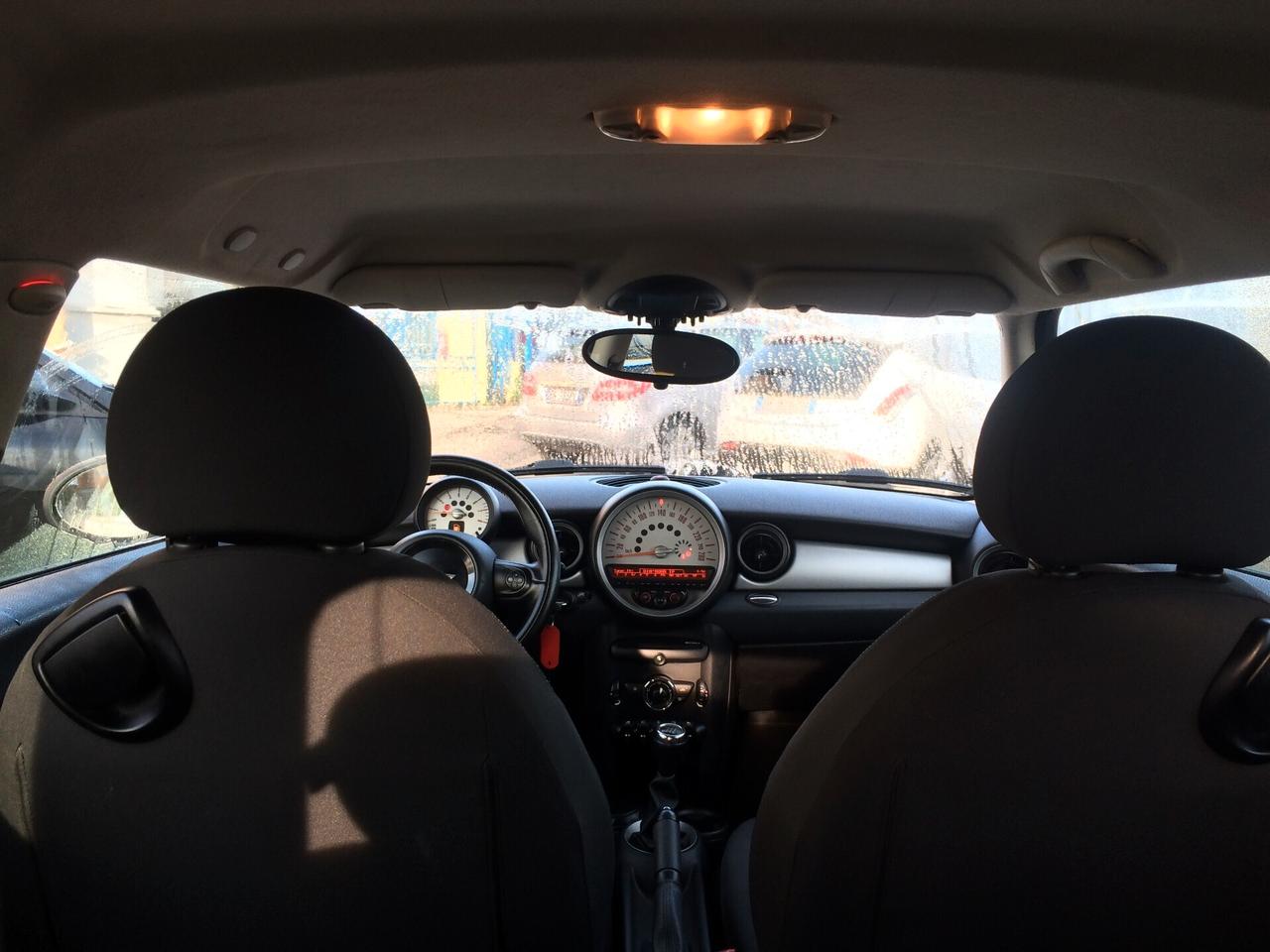 2011 Mini 1.6 16V One (55kW) per neopatentati tagliandata !!!