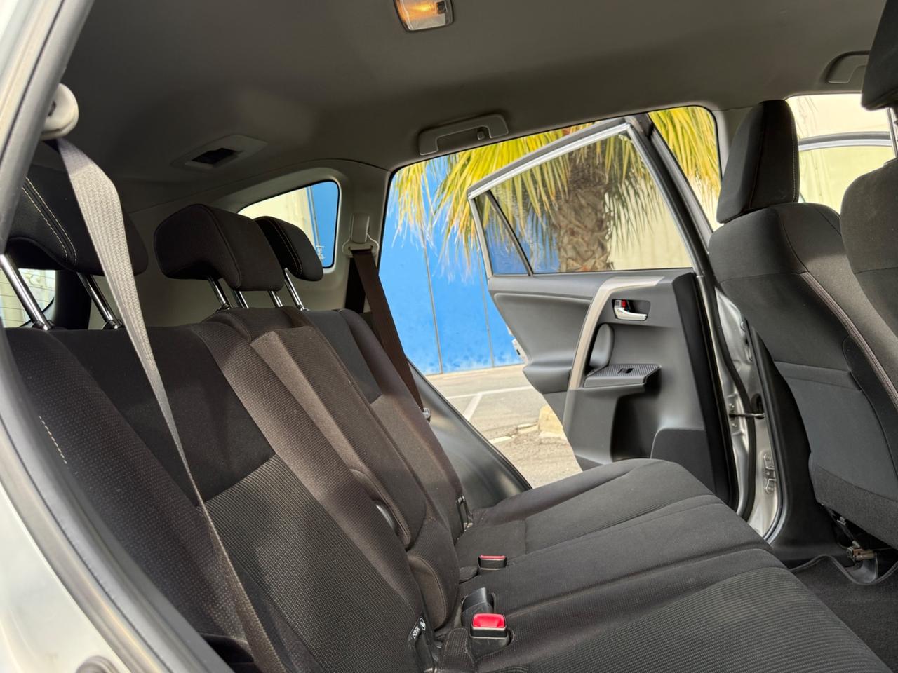 Toyota RAV 4 RAV4 2.0 D-4D 4WD Lounge-4X4-PERMUTABILE