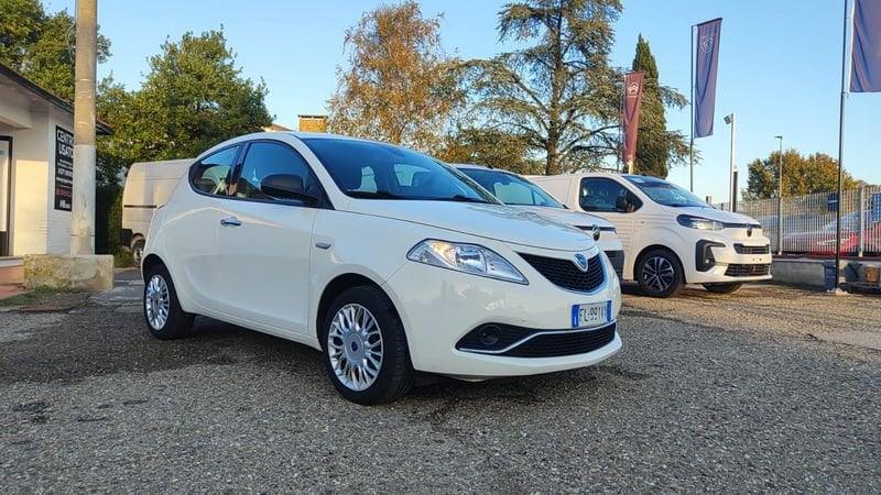 Lancia Ypsilon Ypsilon 1.2 69 CV 5 porte Silver