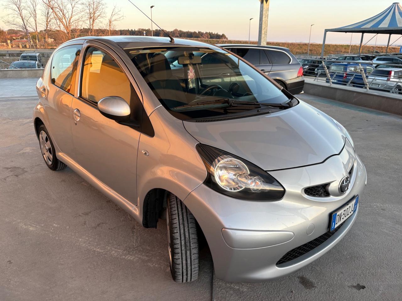 Toyota Aygo 1.0 12V VVT-i 5 porte Now AUTOMATICA 77000km!