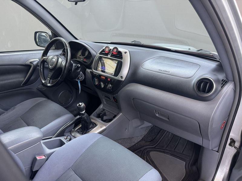 Toyota RAV4 5p 2.0 d-4d 16v ASI KIT RIALZO +4CM LUCI LED PORTAPACCHI