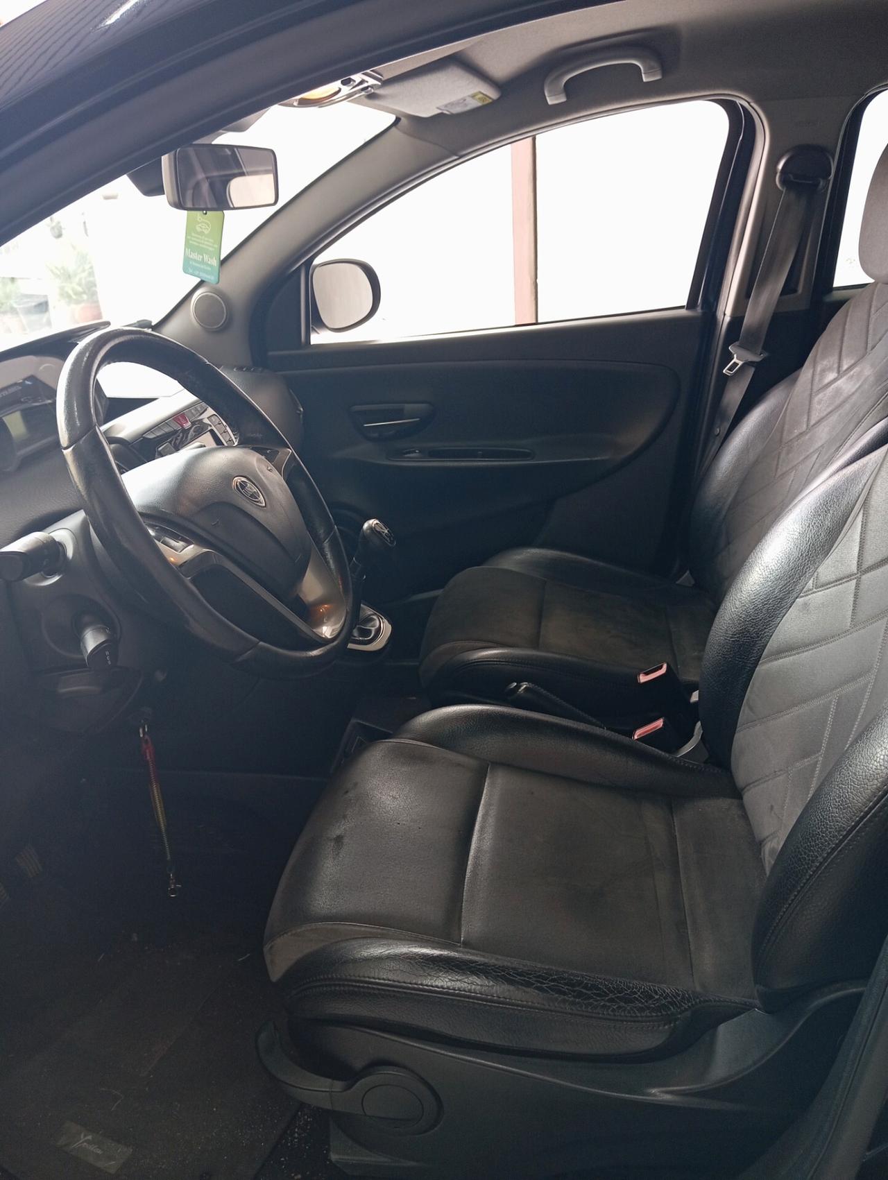 Lancia Ypsilon 1.3 mtj 2016 CON GARANZIA
