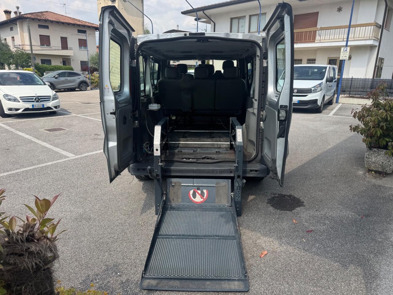 Opel Vivaro 29 2.0 CDTI 120CV TRASPORTO DISABILI 9 posti