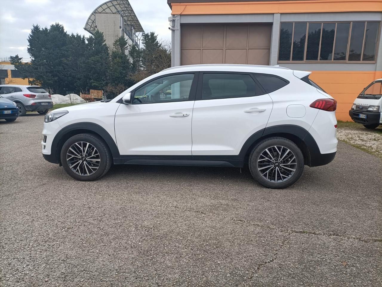 Hyundai TUCSON SUV PARI AL NUOVO