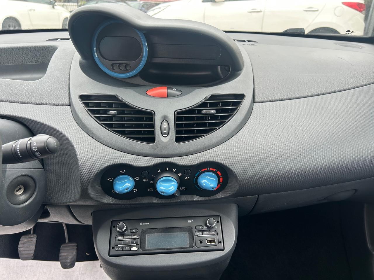 Renault Twingo 1.2 LIVE NEOPATENTATI