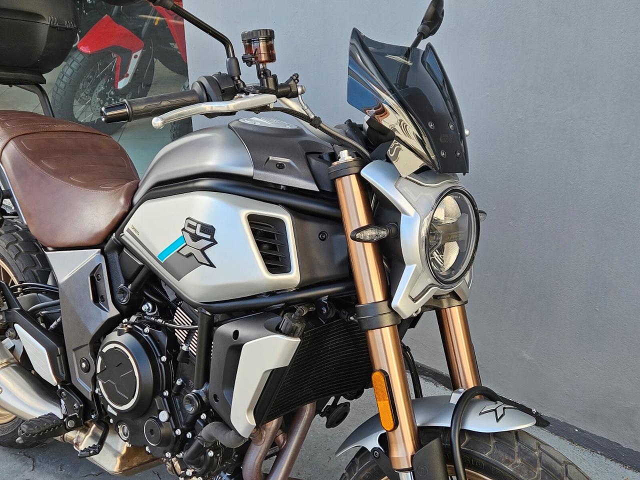 CF Moto 700CL-X - 2024