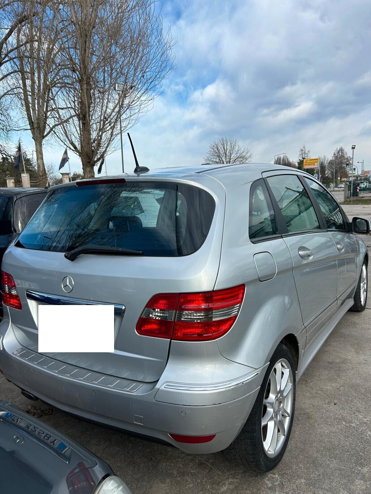 Mercedes-benz B 200 CDI Premium automatica ok neo patentati