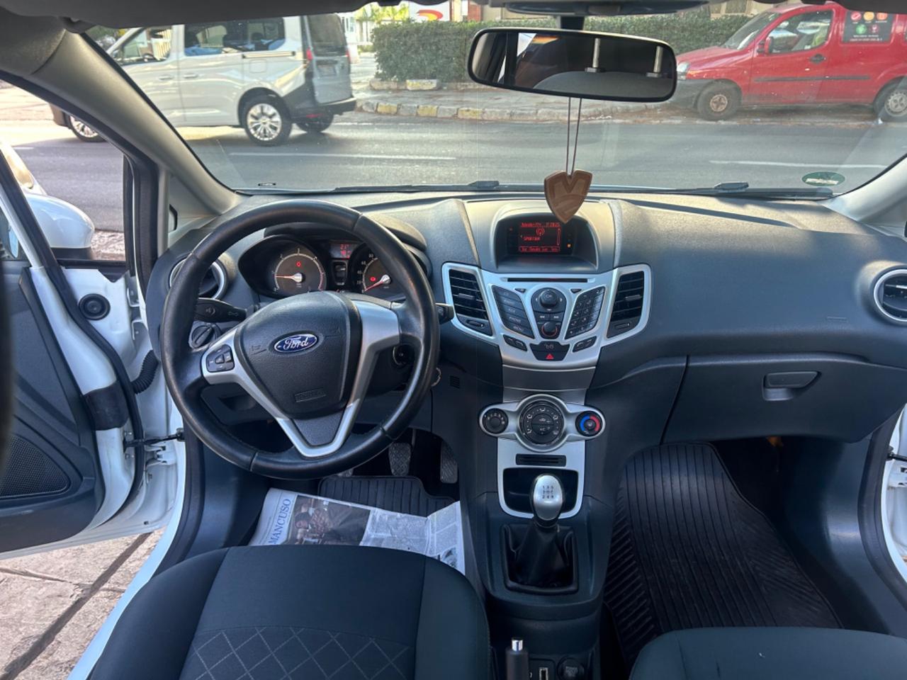 Ford Fiesta 1.4 TDCi 70CV 5 porte Titanium