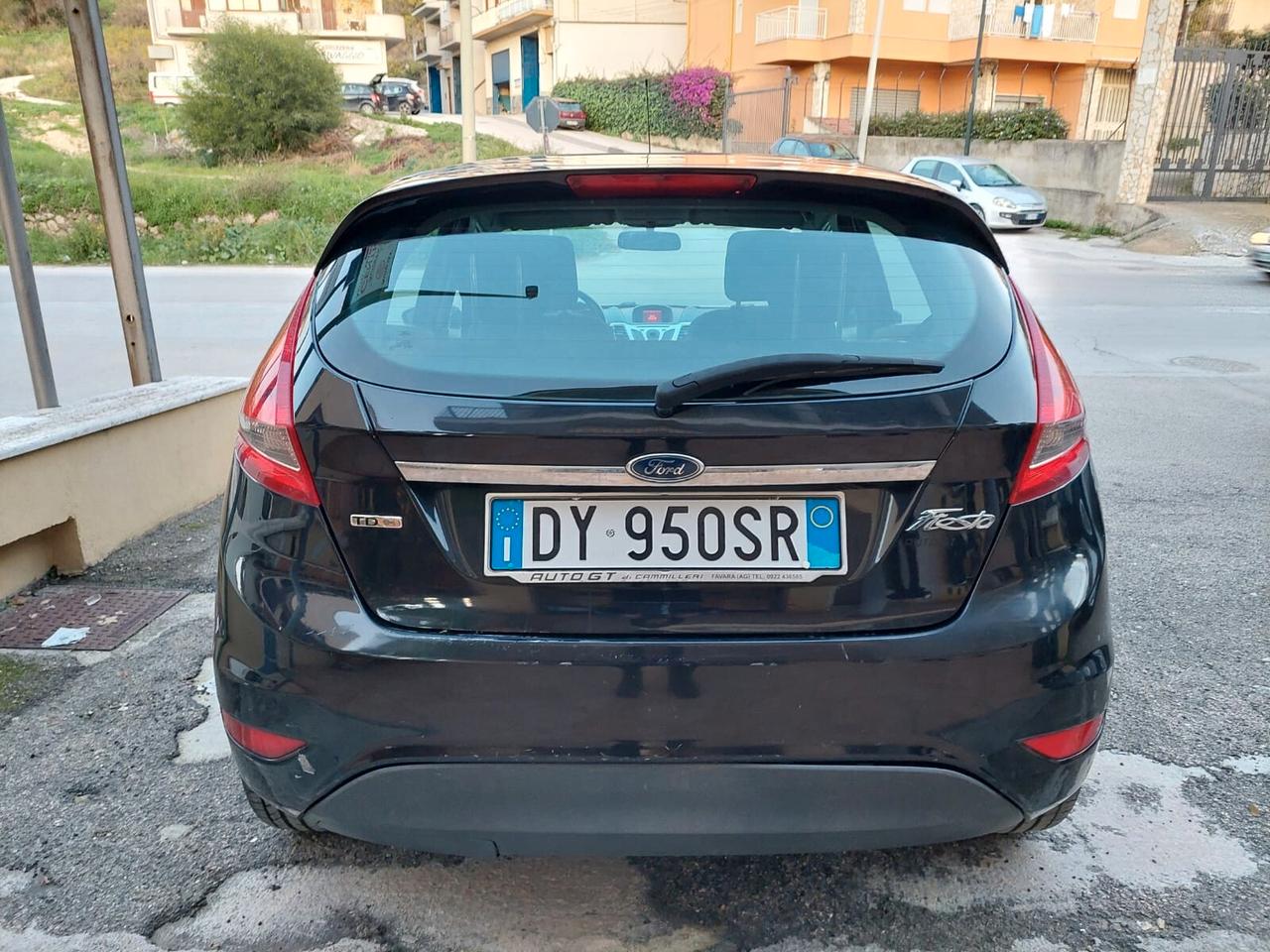 Ford Fiesta 1.4 TDCi 68CV 5 porte Titanium