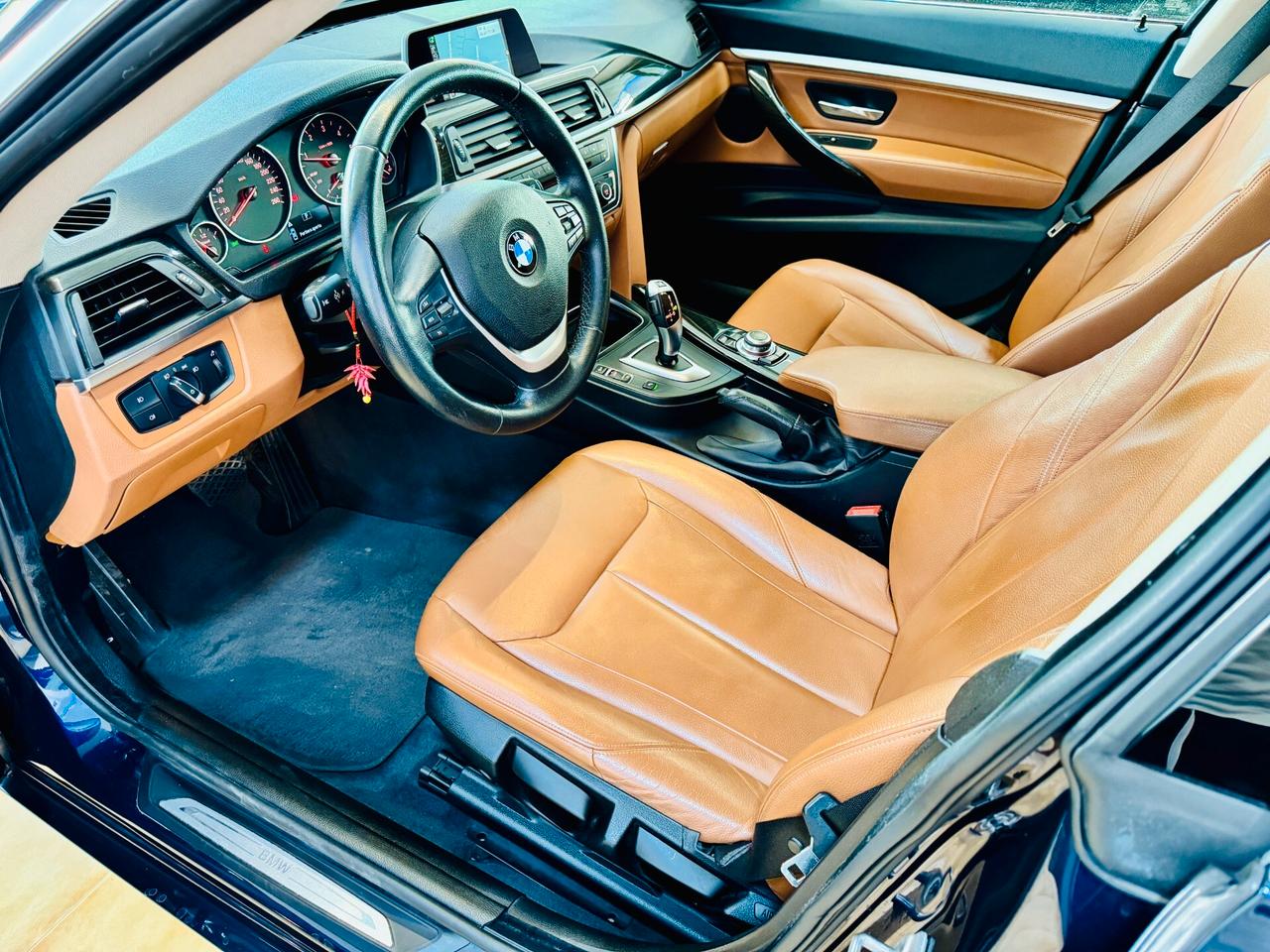 BMW 318d GT Luxury - LED / Navi