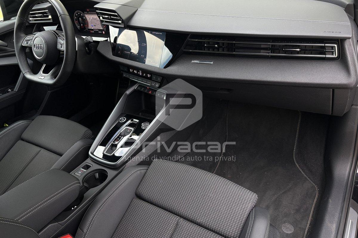 AUDI A3 allstreet 35 TFSI S tronic Identity Contrast