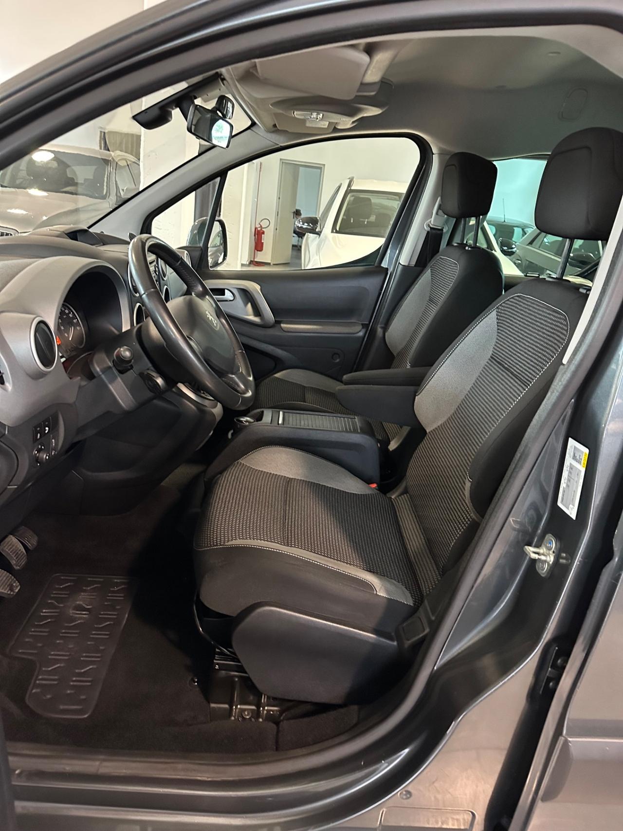 Peugeot Partner Tepee BlueHDi 100 Outdoor