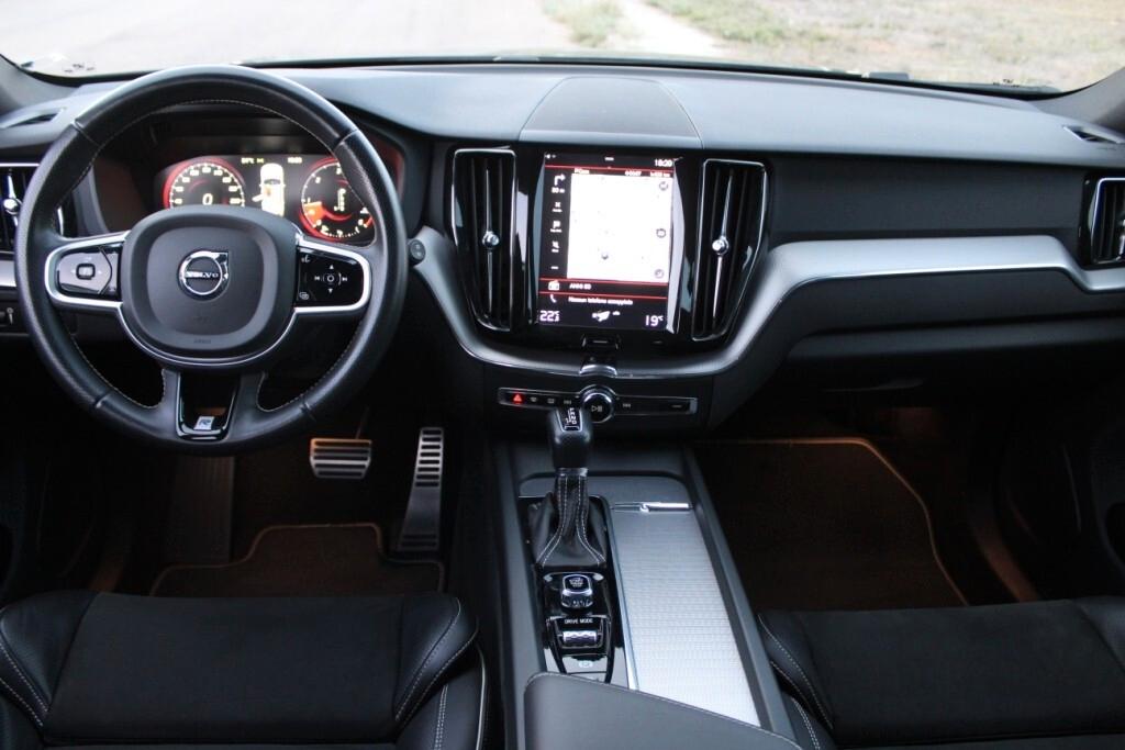 VOLVO XC60 D4 Aut. R-Design *SOLI 67.000 KM