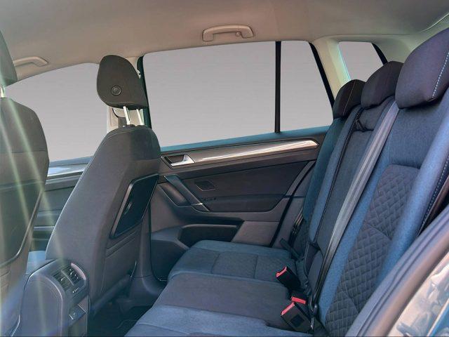 VOLKSWAGEN Golf Sportsvan 2,0 TDi SCR DSG IQ Drive