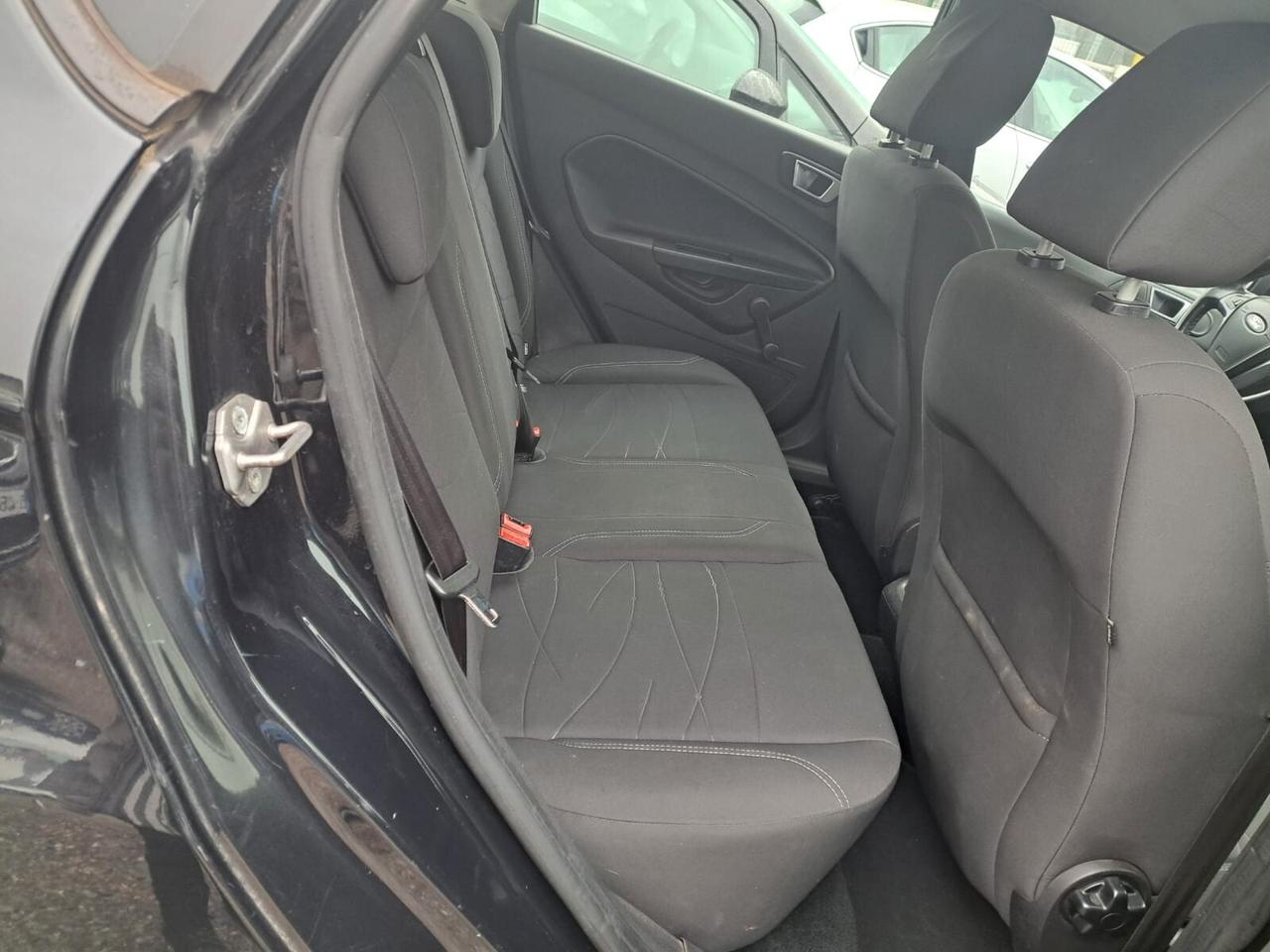 Ford Fiesta 1.5 TDCi 75CV 5 porte Titanium-neopatentati