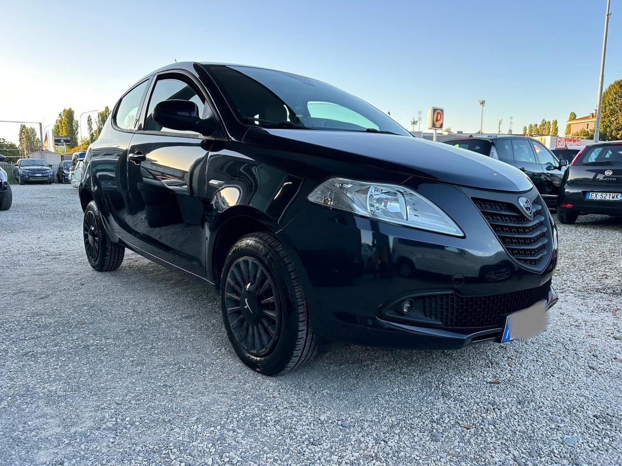 Lancia Ypsilon 0.9 TwinAir 85 CV 5 porte Metano Ecochic Elefantino