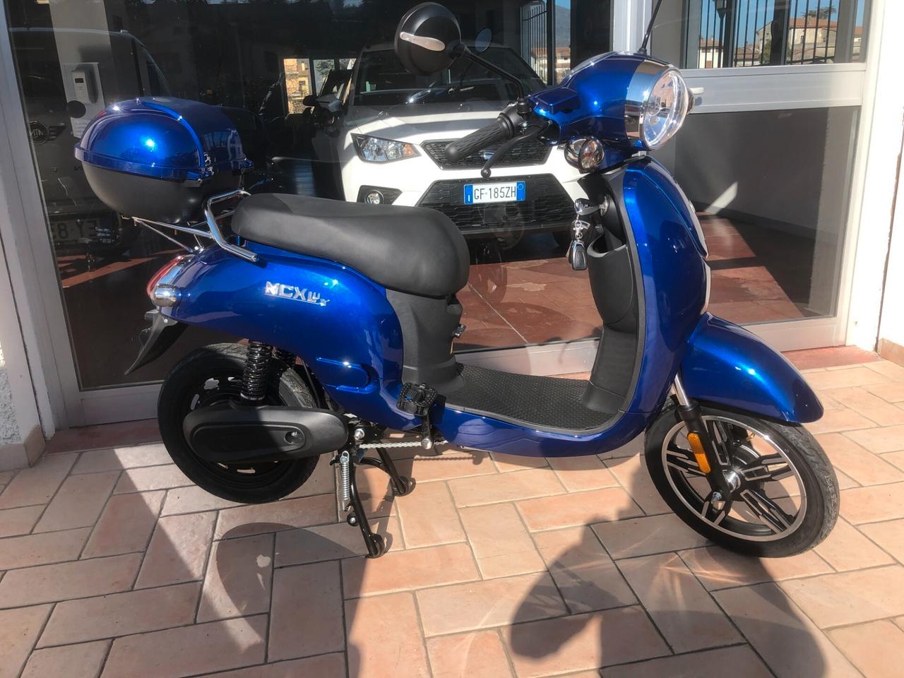 NUOVO R16 600W 48V 12Ah SCOOTER BICI