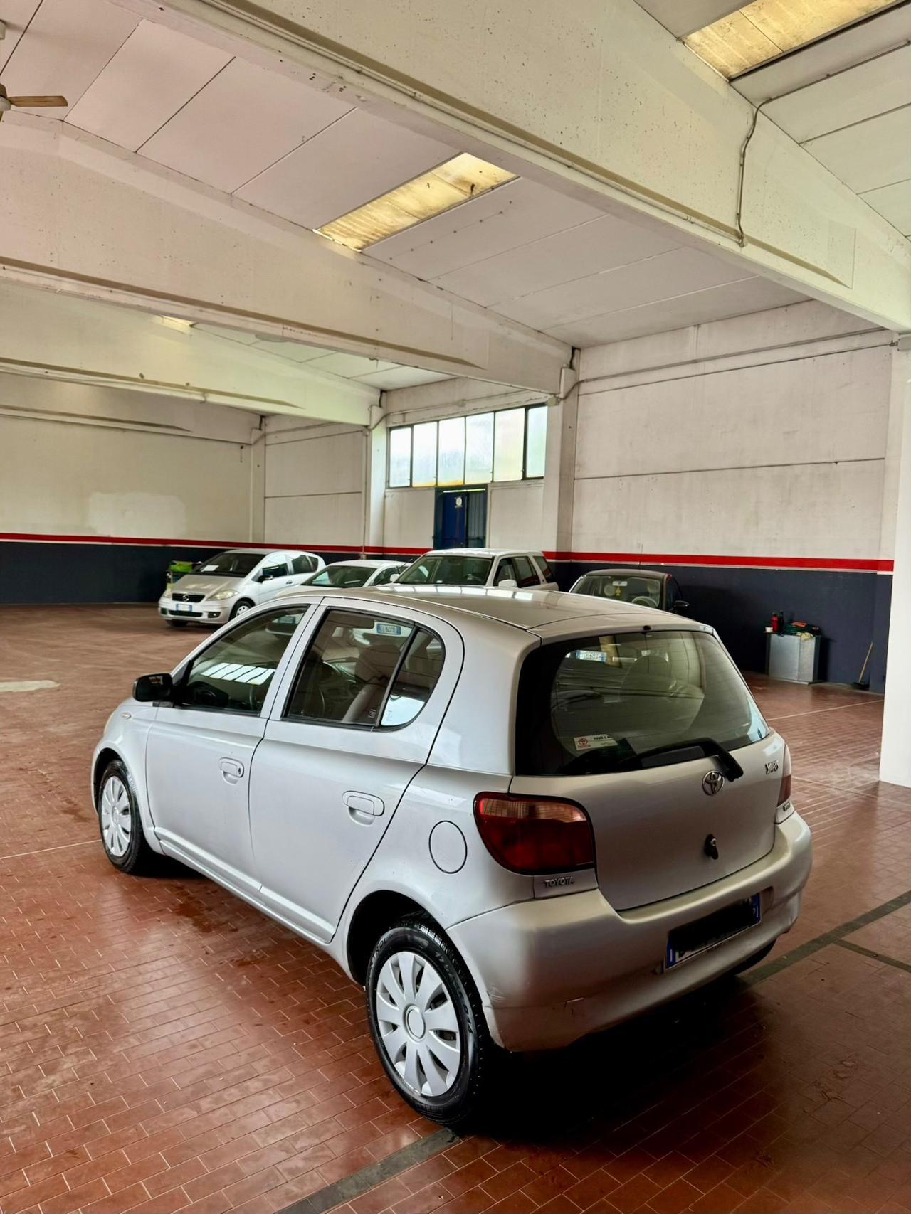 Toyota Yaris 1.0i 16V cat 5 porte