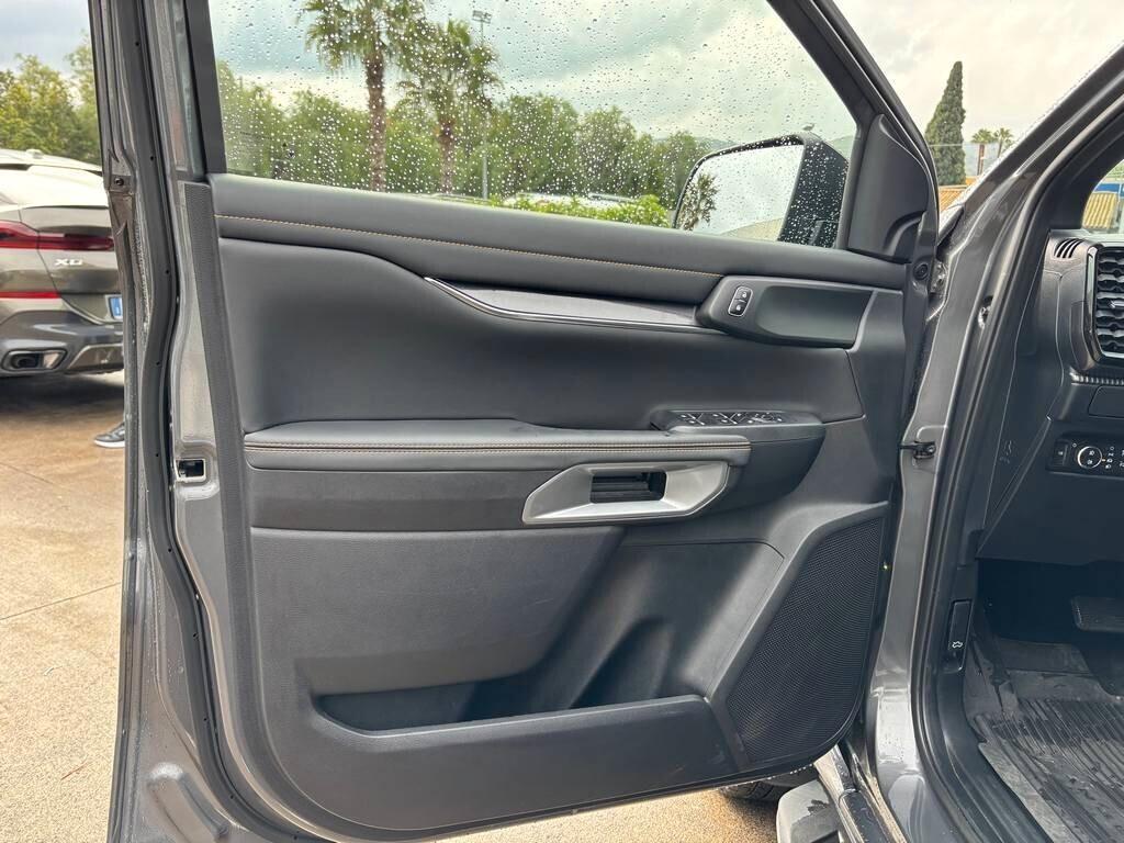 Ford Ranger 2.0 ECOBLUE aut. DC WILDTRACK5 posti 2025/ solo 8.000 KM IVA ESPOSTA Tuo a soli 499 Euro al mese