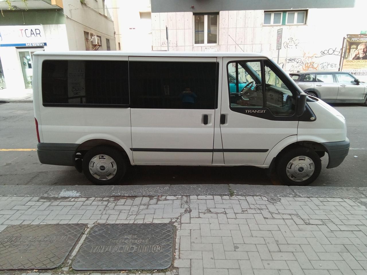 FORD TRANSIT 2.2 TDCI TREND 9 POSTI – 120.000 KM – GANCIO TRAINO – GARANZIA – PARI AL NUOVO