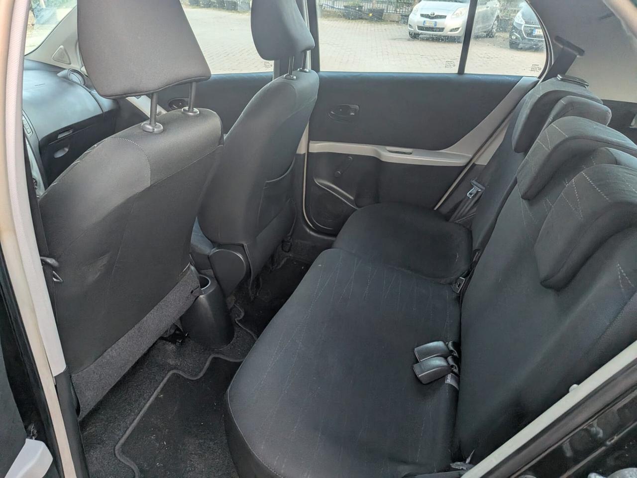 Toyota Yaris 1.0 5 porte