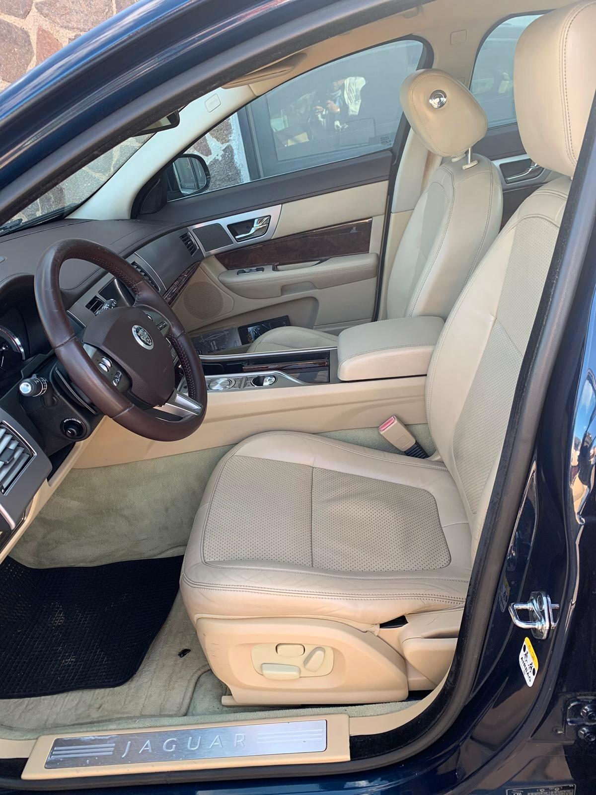 Jaguar XF 3.0 DS V6 Portfolio 275CV
