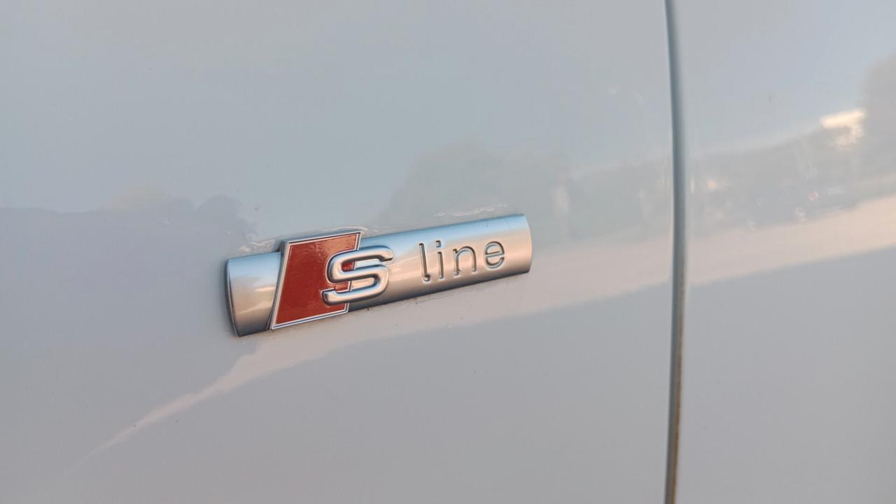 Audi A6 Avant 3.0 V6 TDI 240 CV Black Edition S-line