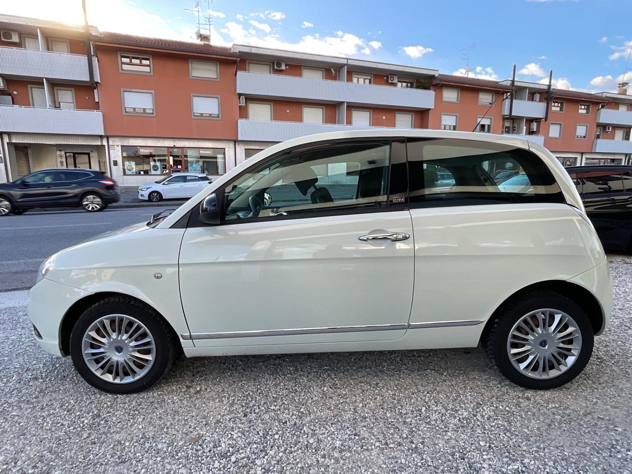Lancia Ypsilon 1.2 69 CV Diva