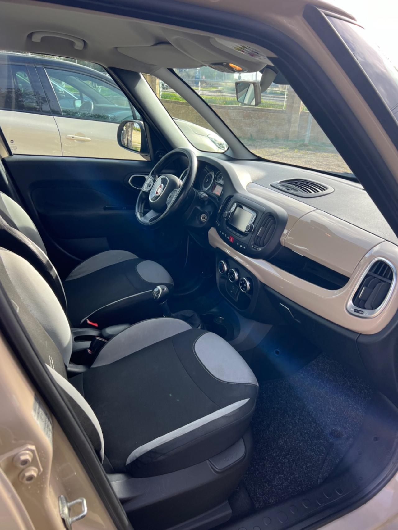 Fiat 500L 1.3 Multijet 85 CV Lounge color cappuccino