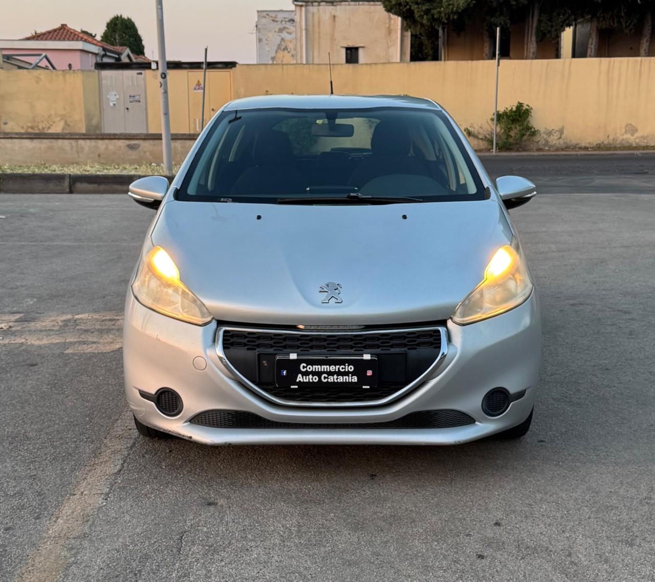 Peugeot 208 1.4 HDi LEGGI DESCRIZIONE