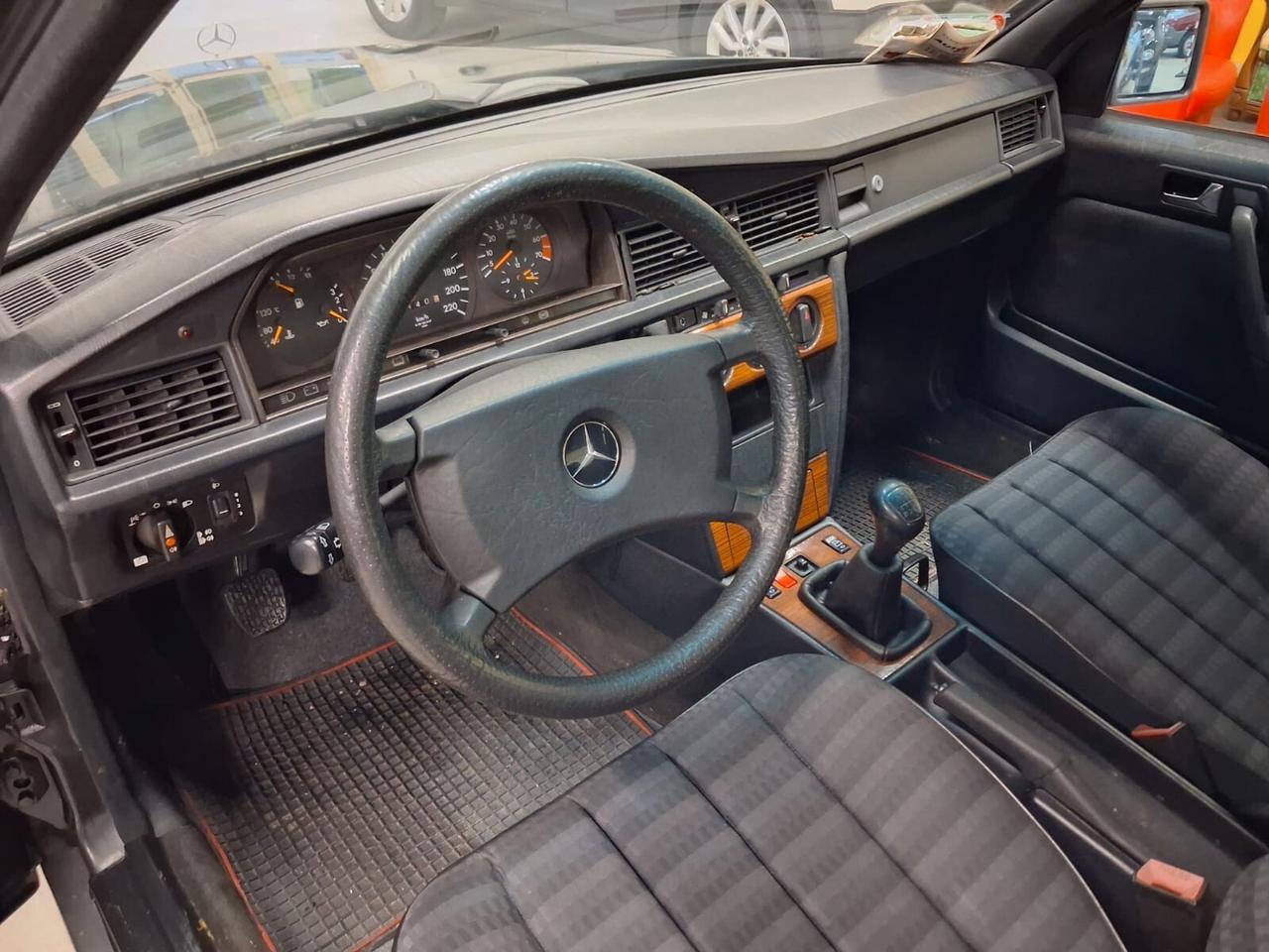 Mercedes-benz 190 1.8 E cat