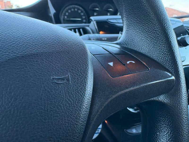 Lancia Ypsilon 5 Porte 1.0 hybrid Gold s&s 70cv ADATTA NEOPATENTATI