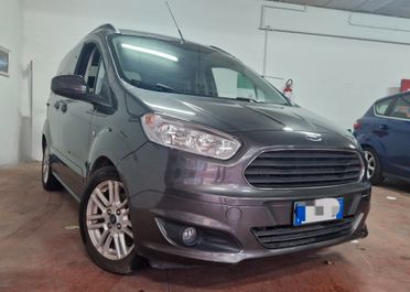 Ford Tourneo Courier 1.5 TDCI 75 CV titanium gancio traino cerchi in lega 5 posti