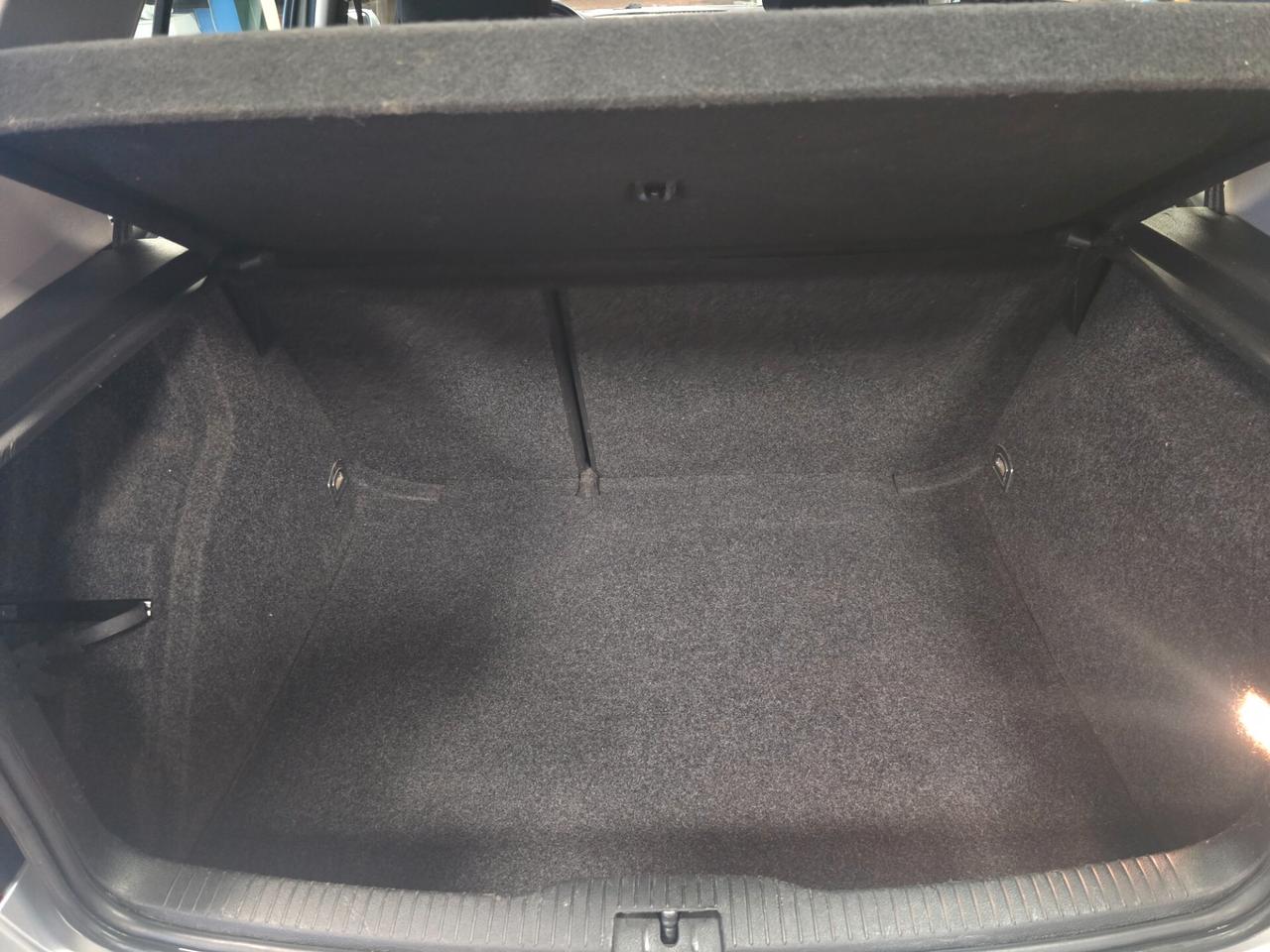 Volkswagen Golf 1.6 16V FSI 3p. Comfortline