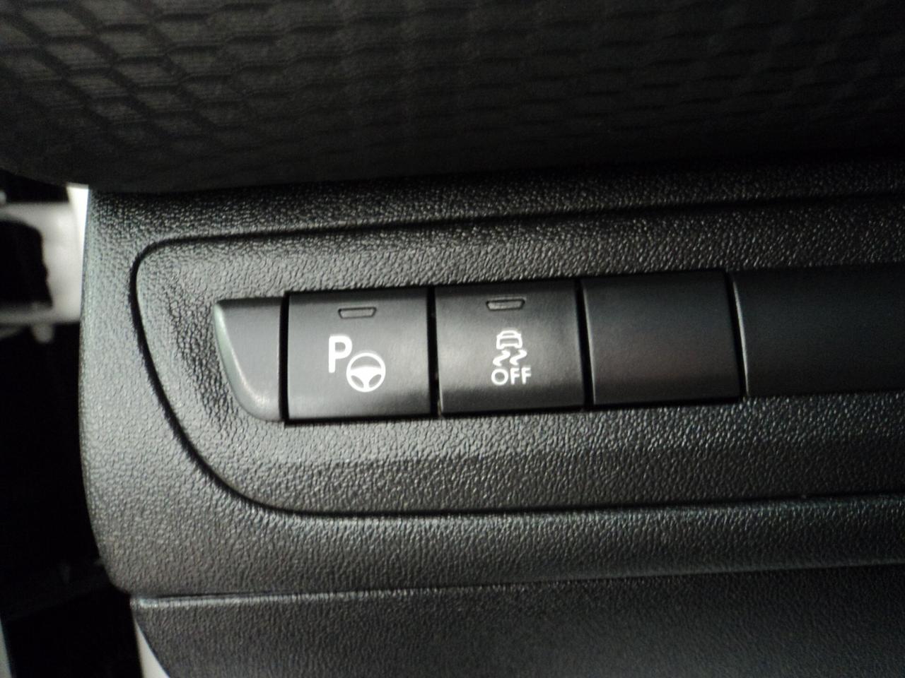 Peugeot 208 BlueHDi 100 5p. GT Line ICE White
