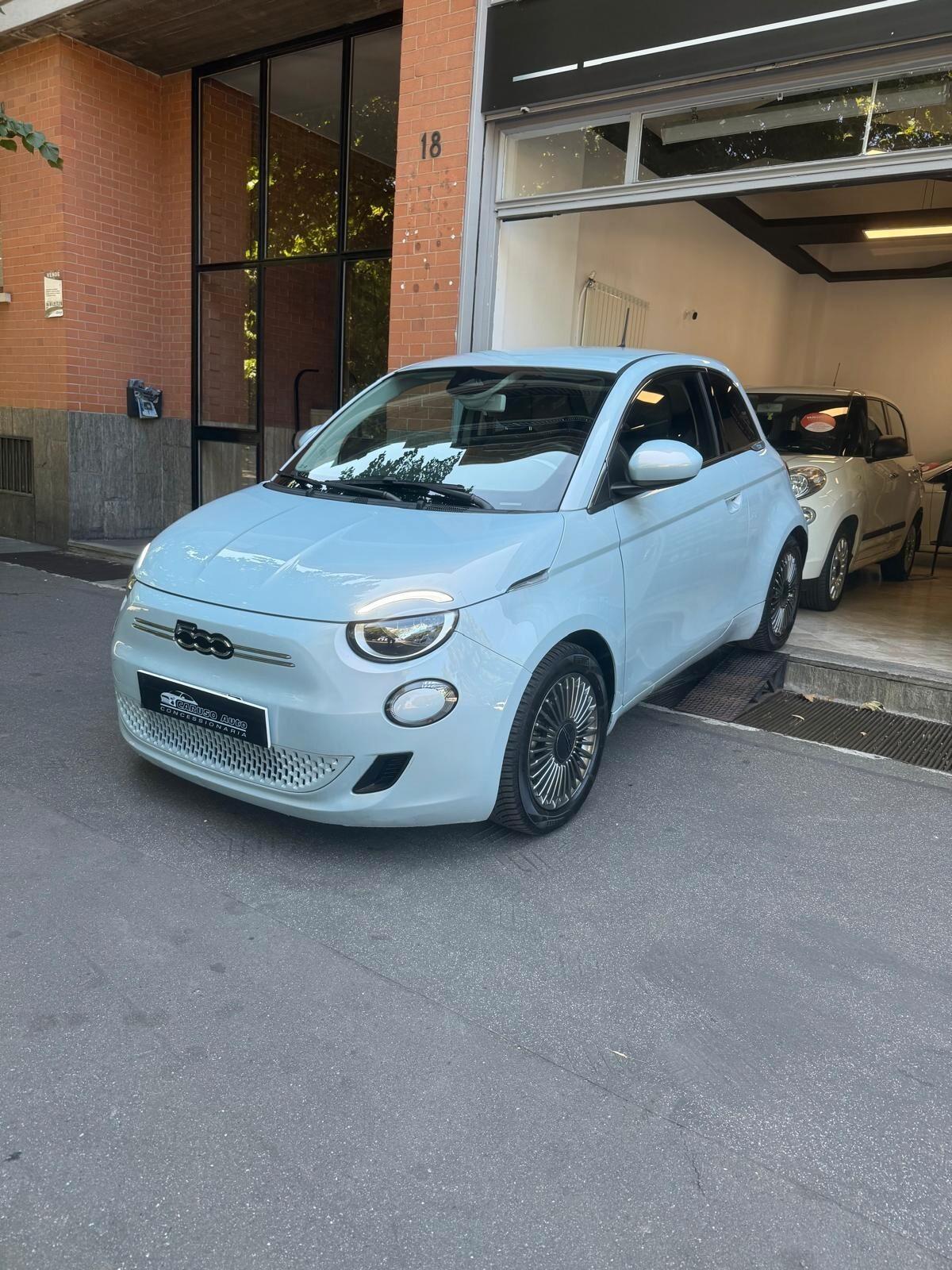 Fiat 500 500e Berlina icon batteria maggiorata