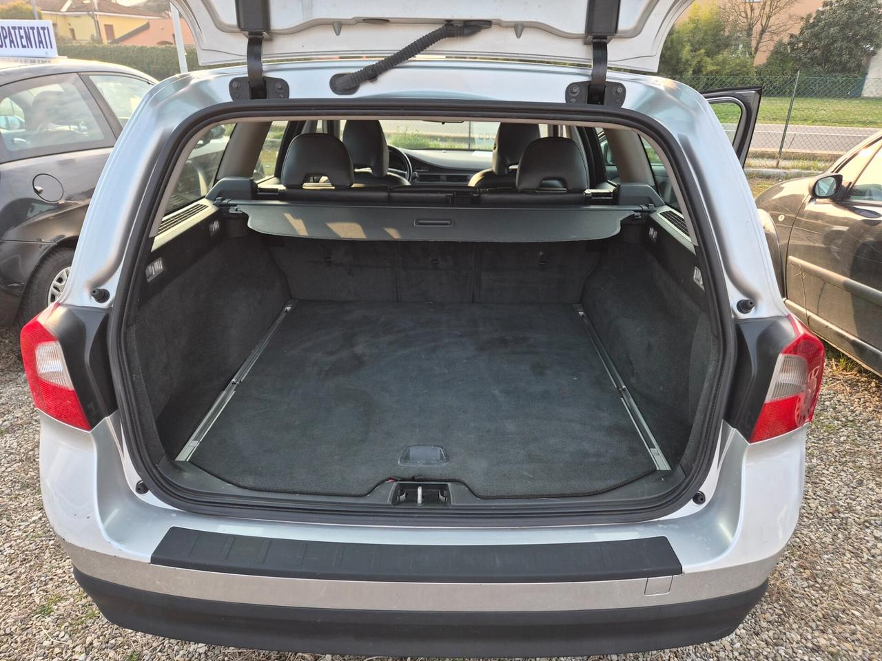 Volvo V70 D5 R-design