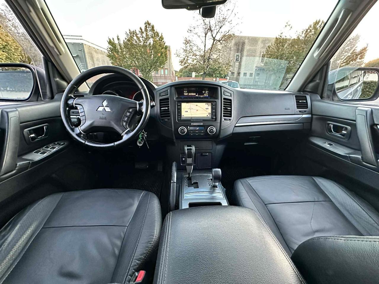 Mitsubishi Pajero 3.2d-7Posti-Autocarro-Navi,Pelle,Tetto