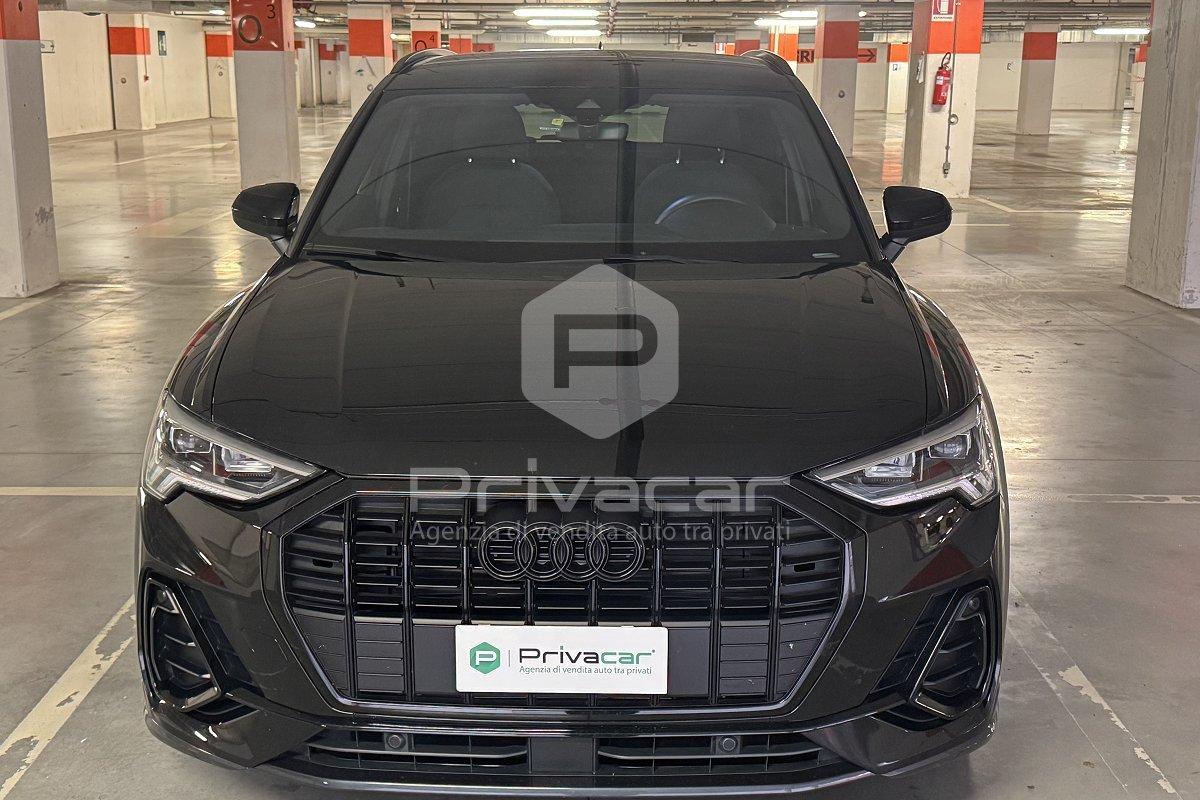 AUDI Q3 35 TDI S tronic Identity Black