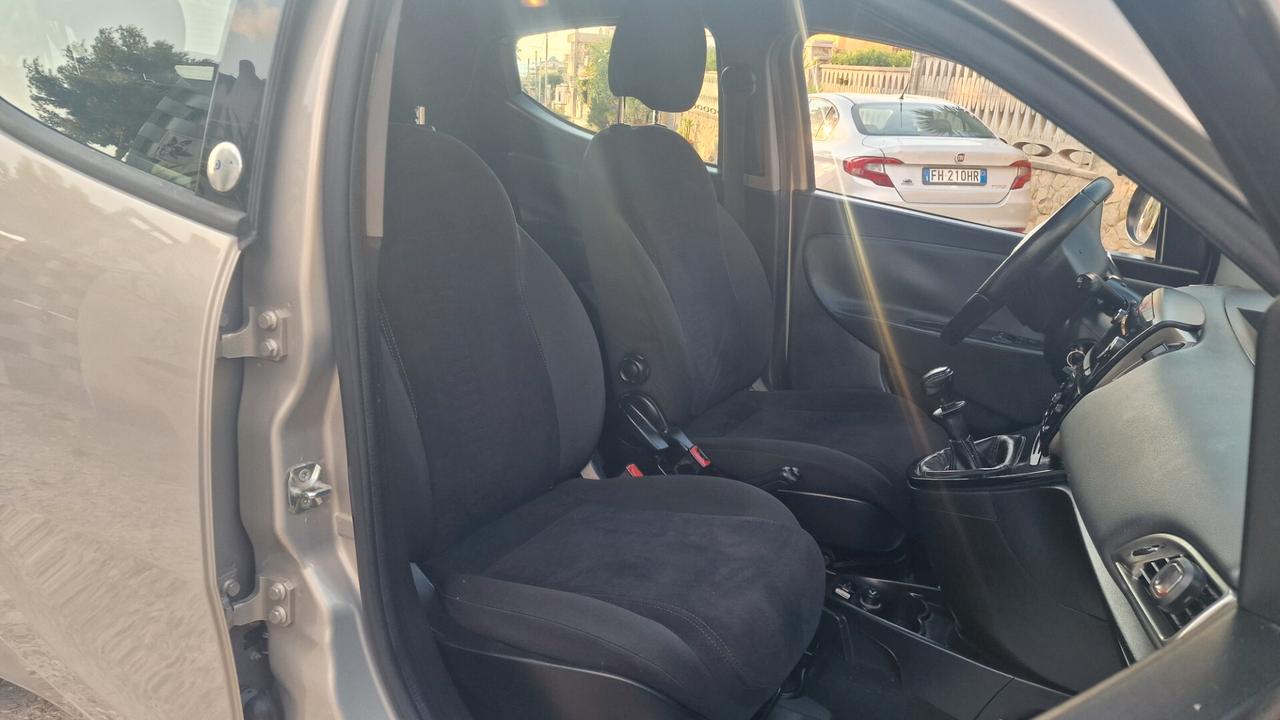 Lancia Ypsilon 1.2 69 CV 5 porte GPL Ecochic Gold