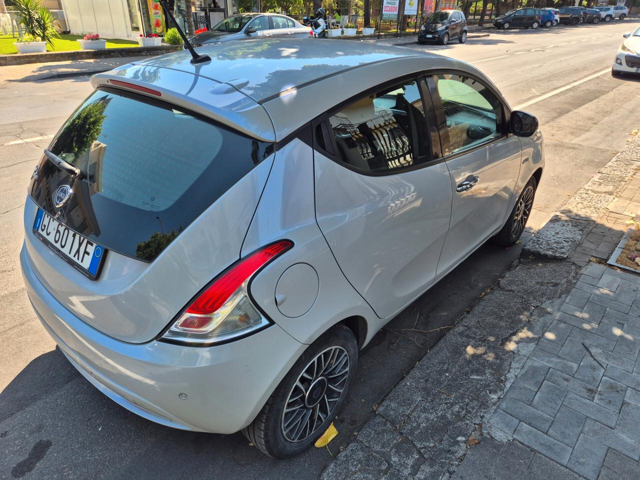 Lancia Ypsilon 1.2 69 CV 5 porte S&S Platinum